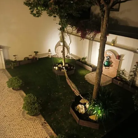 Casa Do Largo * Atouguia Da Baleia